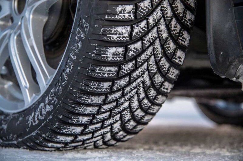 Bridgestone Blizzak LM005 275/35R20 102W