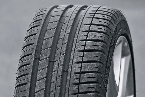 Michelin Pilot Sport 3 285/35R20 104Y