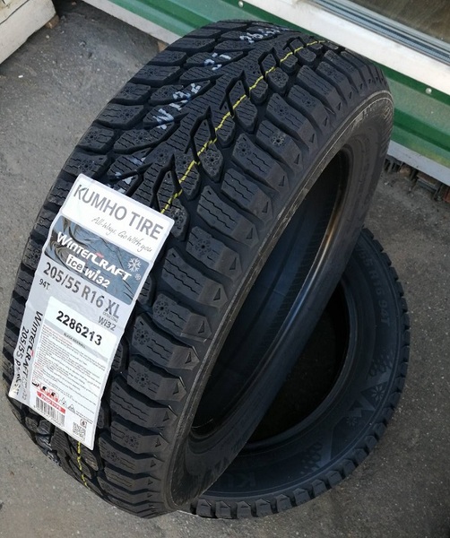 Kumho WinterCraft ice WI32 235/55R18 104T